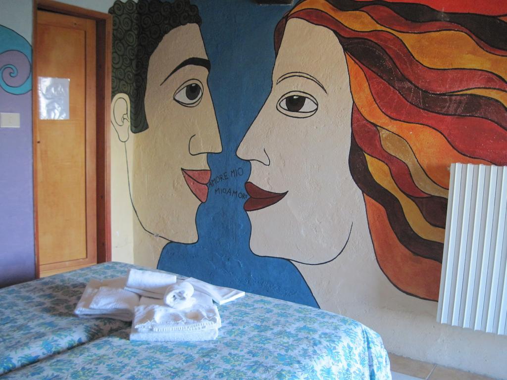 Maison d'hôtes Libera Universita Di Alcatraz à Morleschio Chambre photo